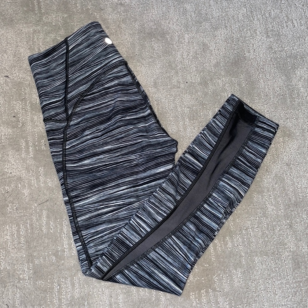 lululemon train times 7/8 tight sz 6